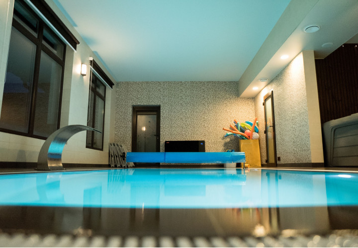 Peldbaseins un saunas viensētā "Vila Kalniškiai"