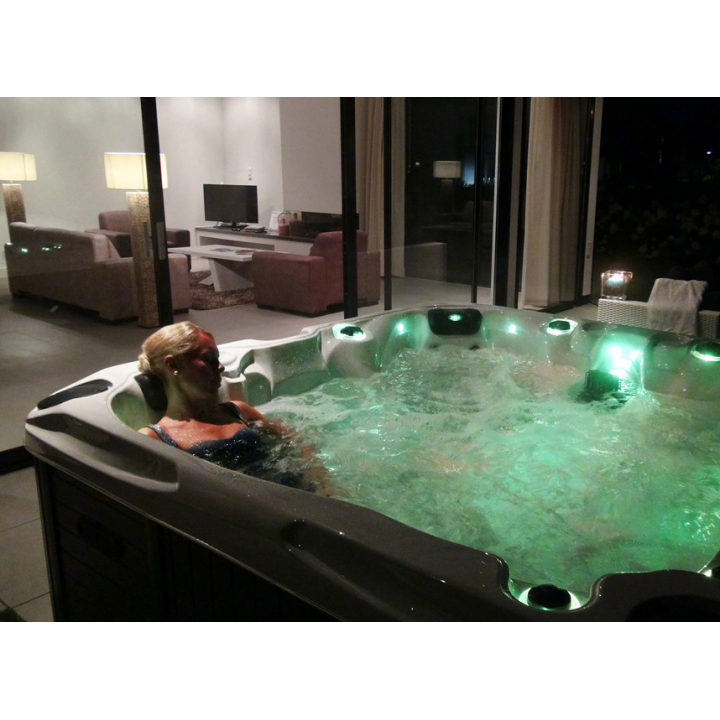 SPA masāžas baseins - DESIRE