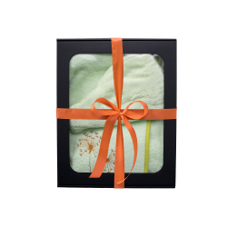 Dāvanu komplekts dāvanu kastītē VIŅAI. Sieviešu pirts cepure un priekšauts GAIŠI ZAĻŠ 