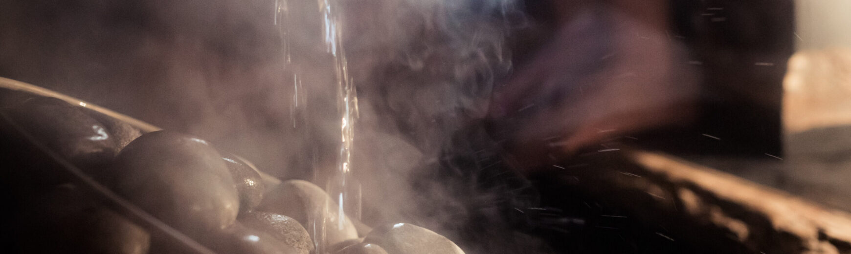 Vai elektriskā pirts krāsns drīkst liet ūdeni? Pareiza lietošana un bieži pieļautās kļūdas