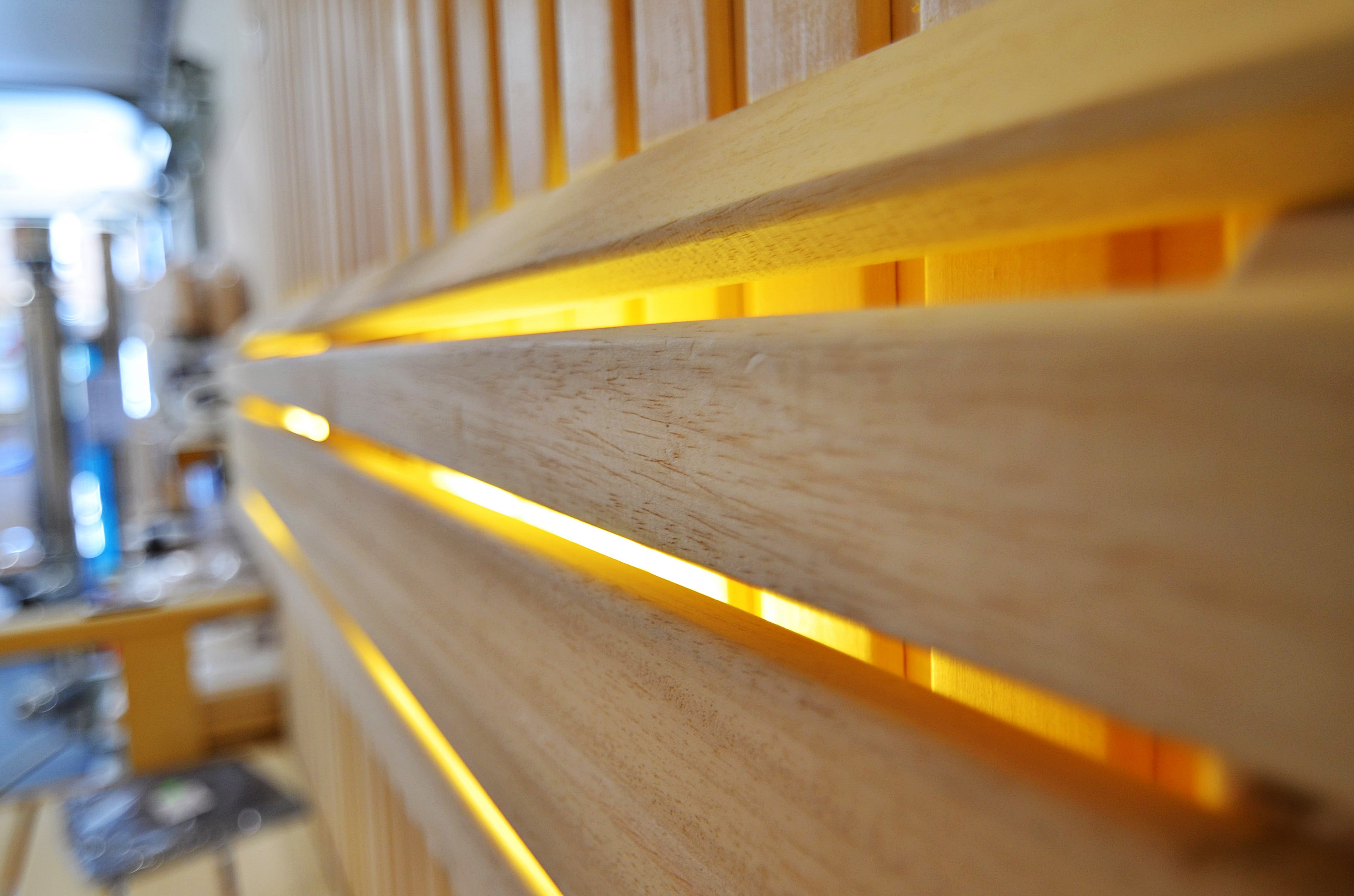 Spilgta pirts ar regulējamu LED apgaismojumu